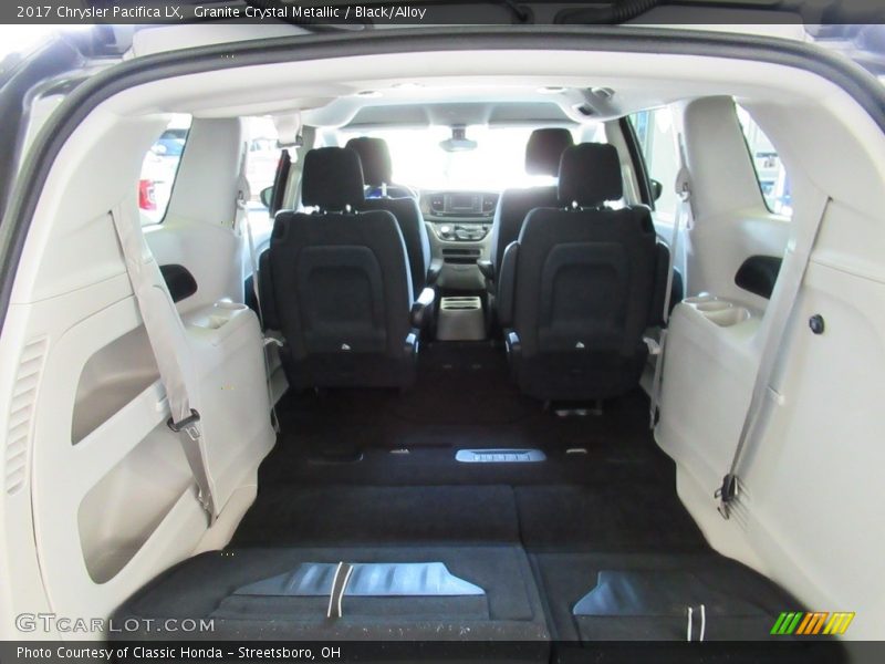 Granite Crystal Metallic / Black/Alloy 2017 Chrysler Pacifica LX