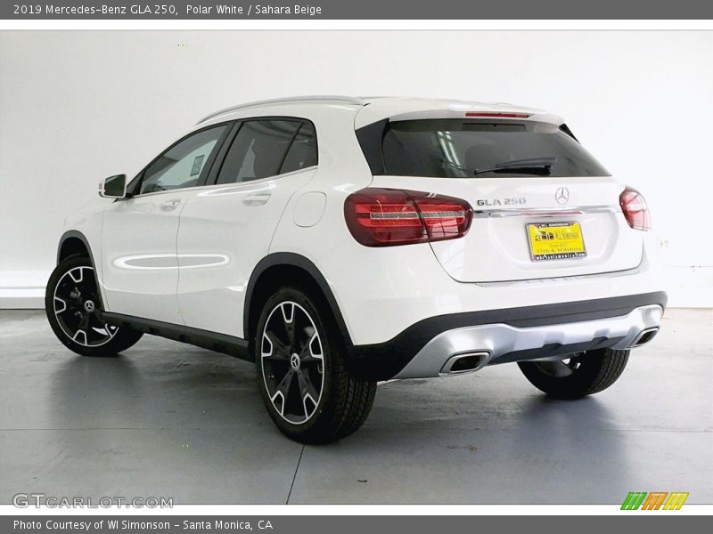 Polar White / Sahara Beige 2019 Mercedes-Benz GLA 250