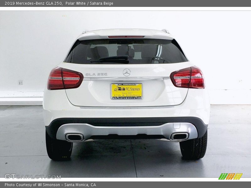 Polar White / Sahara Beige 2019 Mercedes-Benz GLA 250