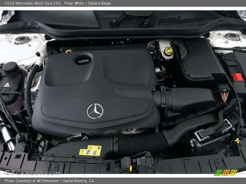 Polar White / Sahara Beige 2019 Mercedes-Benz GLA 250