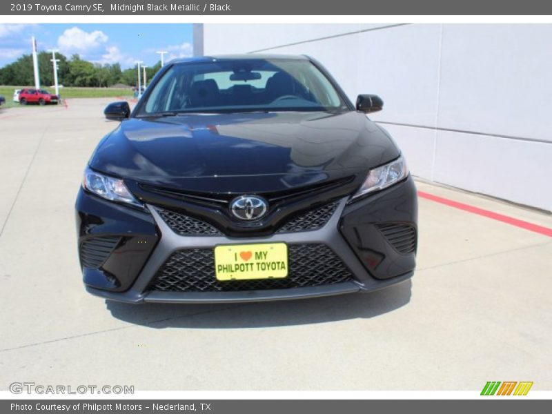 Midnight Black Metallic / Black 2019 Toyota Camry SE