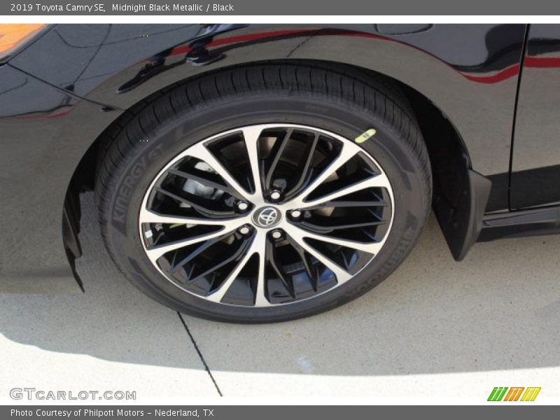 Midnight Black Metallic / Black 2019 Toyota Camry SE