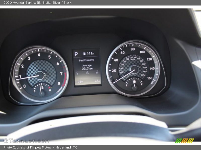 Stellar Silver / Black 2020 Hyundai Elantra SE