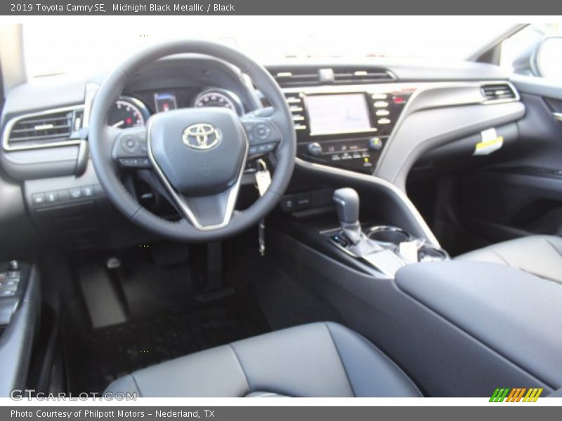 Midnight Black Metallic / Black 2019 Toyota Camry SE