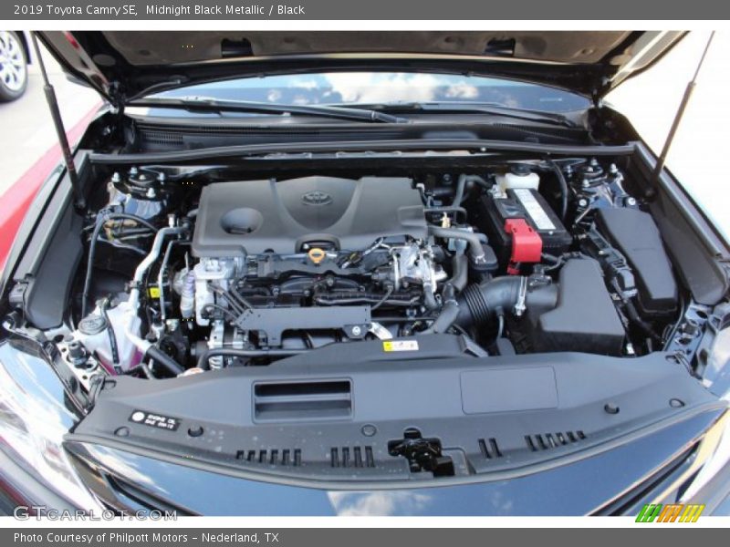 Midnight Black Metallic / Black 2019 Toyota Camry SE