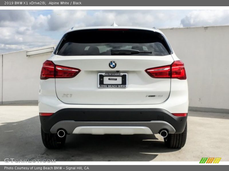 Alpine White / Black 2019 BMW X1 xDrive28i