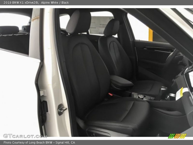 Alpine White / Black 2019 BMW X1 xDrive28i