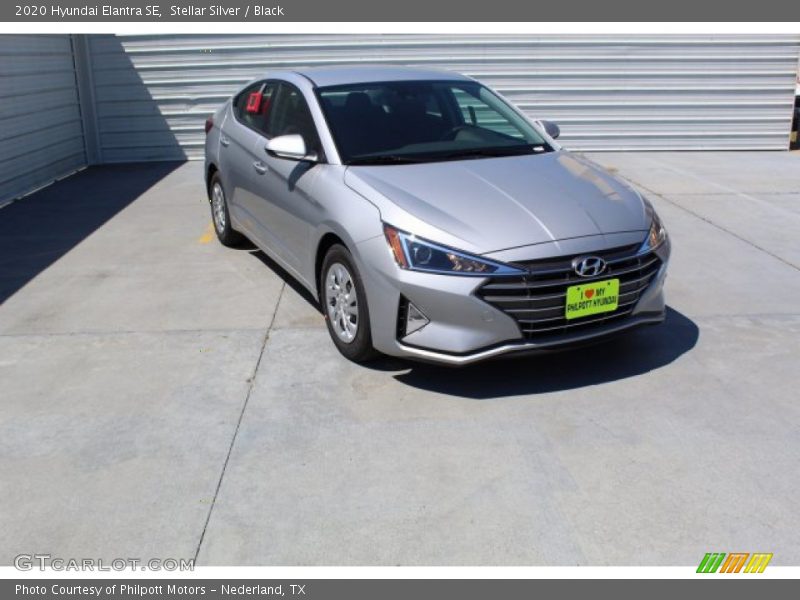 Stellar Silver / Black 2020 Hyundai Elantra SE