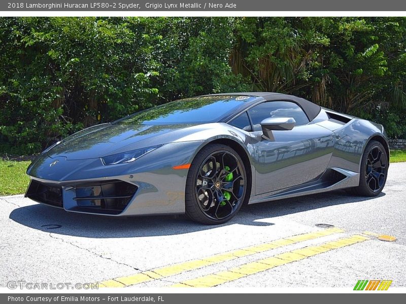 Front 3/4 View of 2018 Huracan LP580-2 Spyder