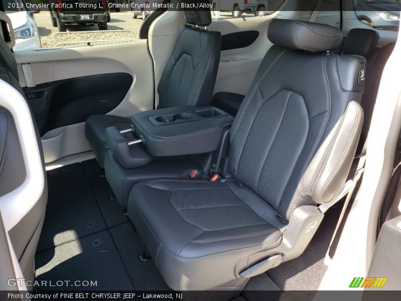 Granite Crystal Metallic / Black/Alloy 2019 Chrysler Pacifica Touring L