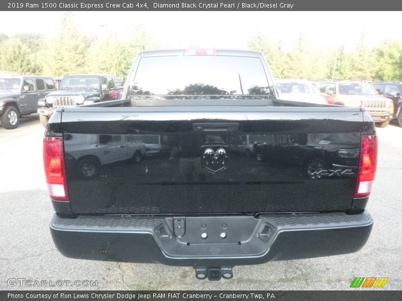 Diamond Black Crystal Pearl / Black/Diesel Gray 2019 Ram 1500 Classic Express Crew Cab 4x4