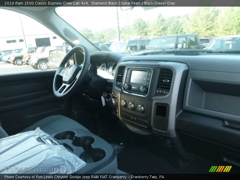 Diamond Black Crystal Pearl / Black/Diesel Gray 2019 Ram 1500 Classic Express Crew Cab 4x4