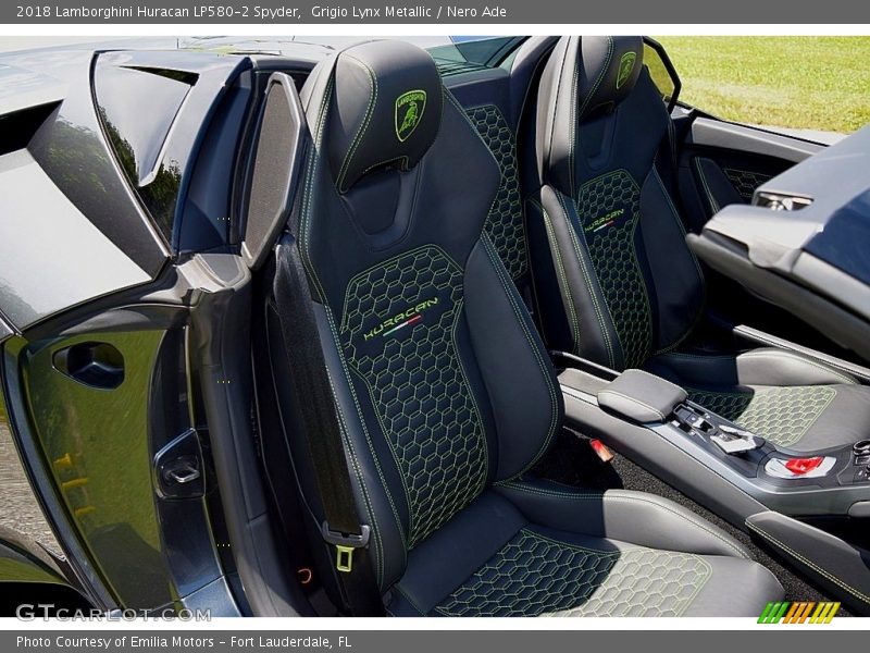 Front Seat of 2018 Huracan LP580-2 Spyder