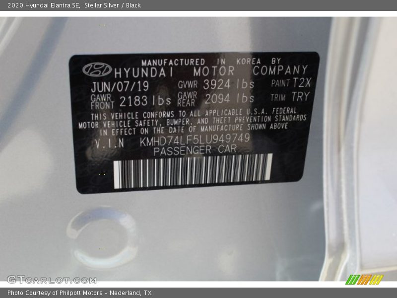 Stellar Silver / Black 2020 Hyundai Elantra SE