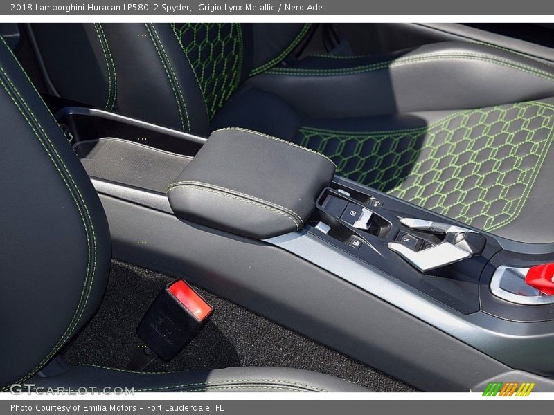 Controls of 2018 Huracan LP580-2 Spyder