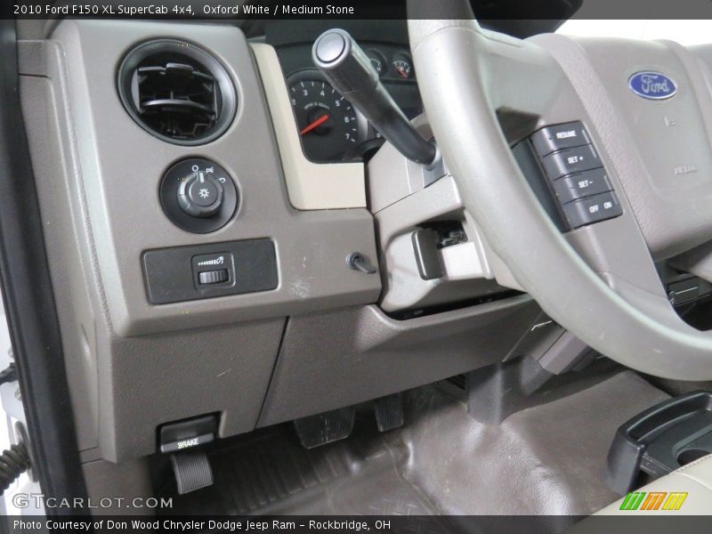 Oxford White / Medium Stone 2010 Ford F150 XL SuperCab 4x4