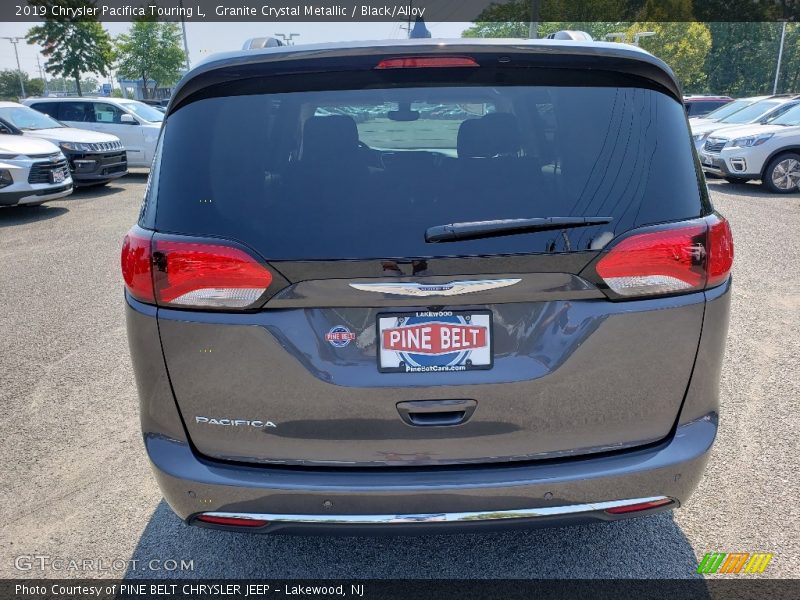 Granite Crystal Metallic / Black/Alloy 2019 Chrysler Pacifica Touring L