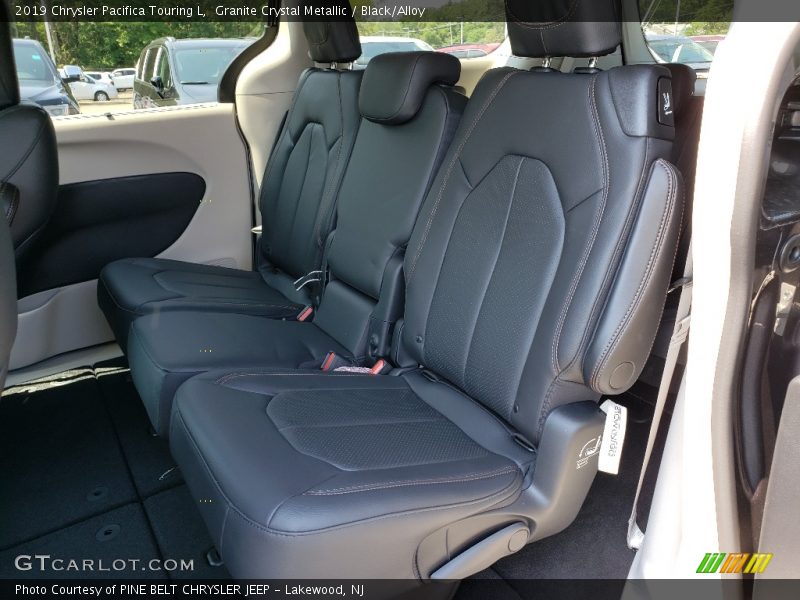 Granite Crystal Metallic / Black/Alloy 2019 Chrysler Pacifica Touring L