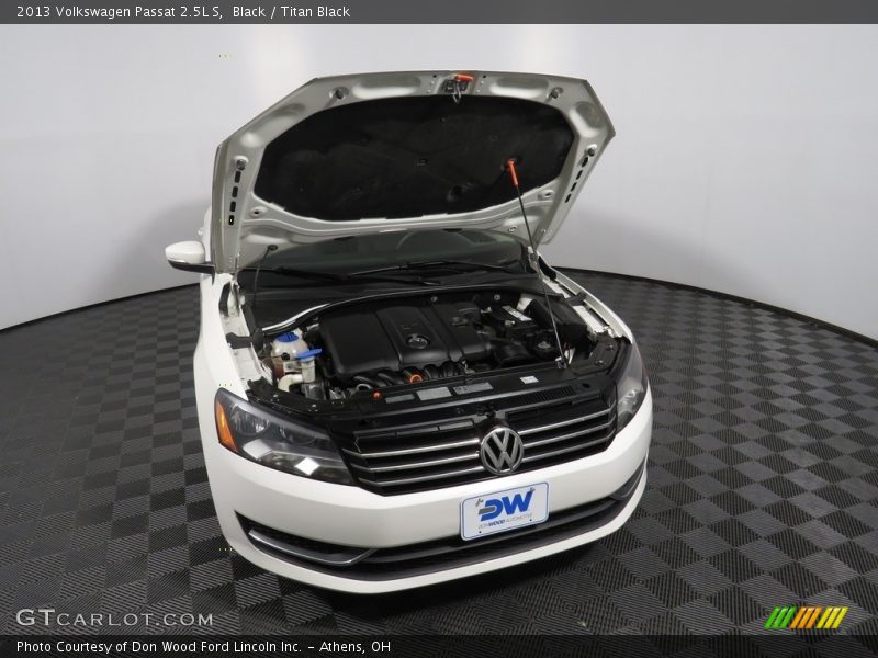 Black / Titan Black 2013 Volkswagen Passat 2.5L S