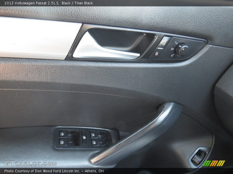 Black / Titan Black 2013 Volkswagen Passat 2.5L S