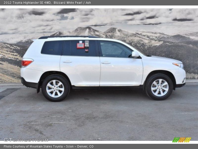 Blizzard White Pearl / Ash 2012 Toyota Highlander SE 4WD