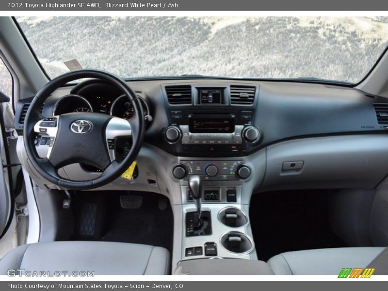 Blizzard White Pearl / Ash 2012 Toyota Highlander SE 4WD