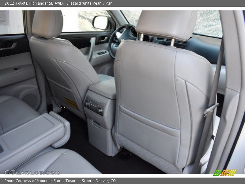 Blizzard White Pearl / Ash 2012 Toyota Highlander SE 4WD