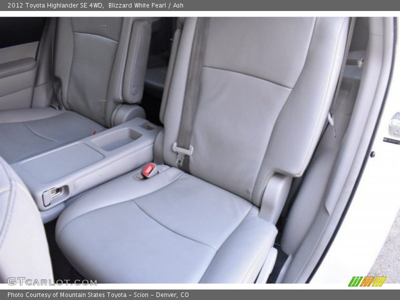 Blizzard White Pearl / Ash 2012 Toyota Highlander SE 4WD