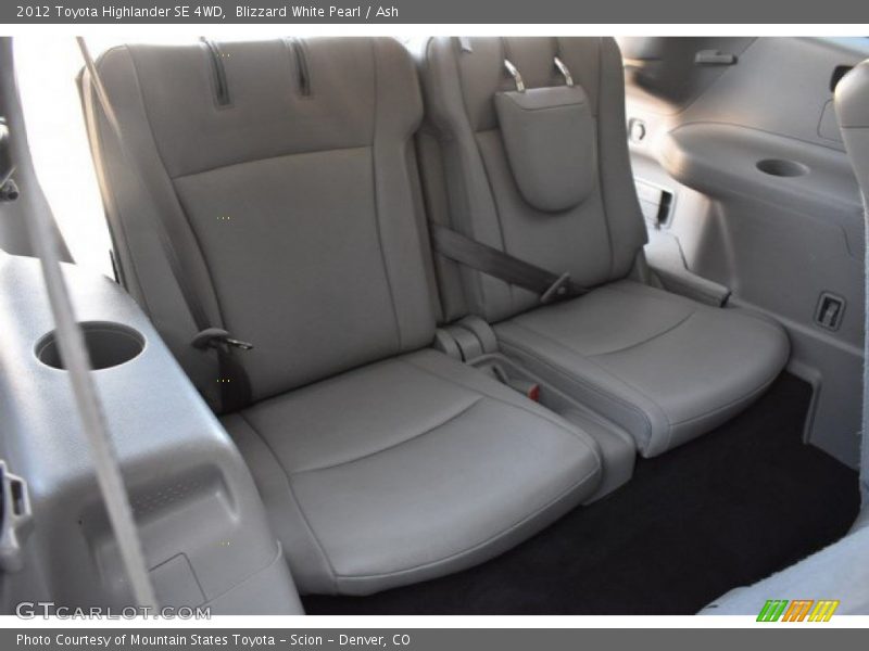 Blizzard White Pearl / Ash 2012 Toyota Highlander SE 4WD