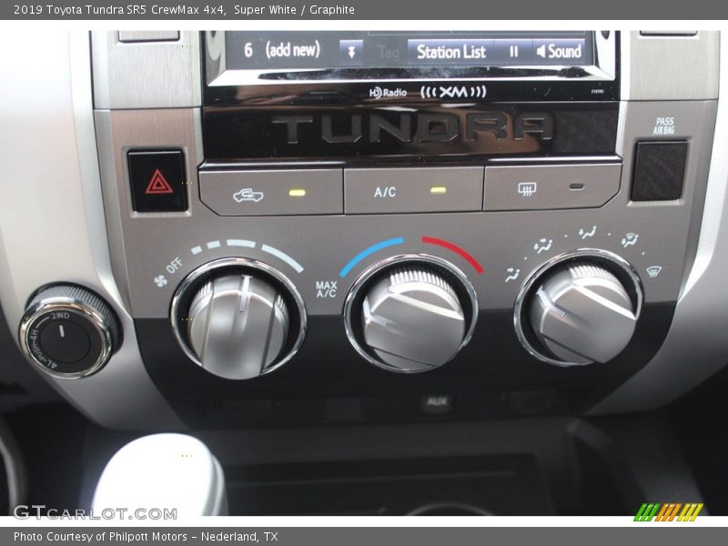 Super White / Graphite 2019 Toyota Tundra SR5 CrewMax 4x4