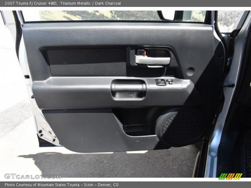 Titanium Metallic / Dark Charcoal 2007 Toyota FJ Cruiser 4WD