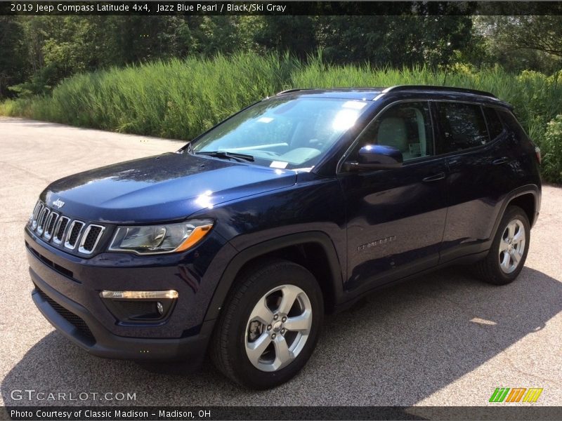 Jazz Blue Pearl / Black/Ski Gray 2019 Jeep Compass Latitude 4x4