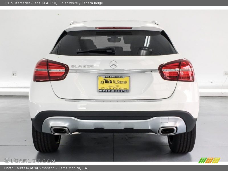 Polar White / Sahara Beige 2019 Mercedes-Benz GLA 250