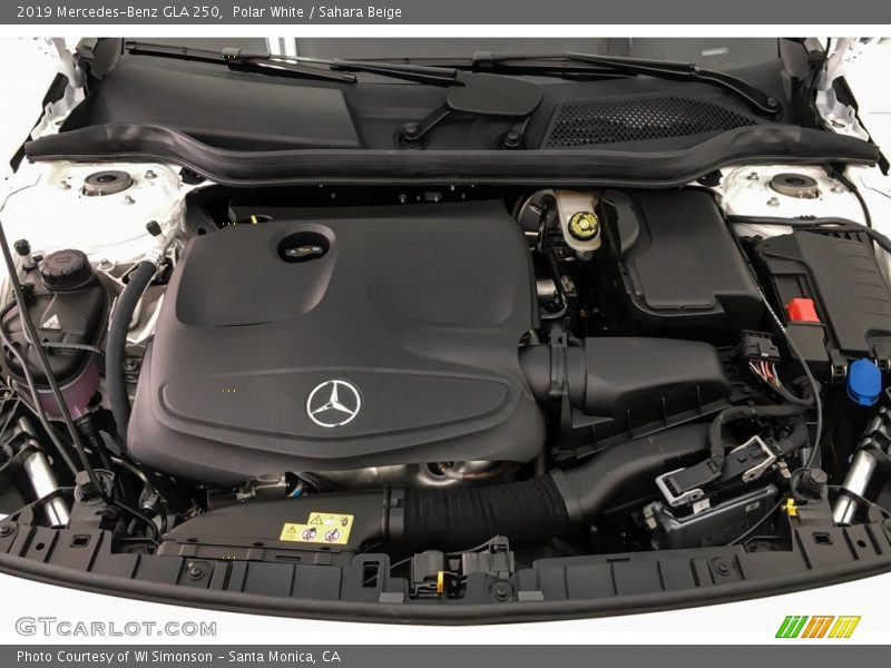 Polar White / Sahara Beige 2019 Mercedes-Benz GLA 250