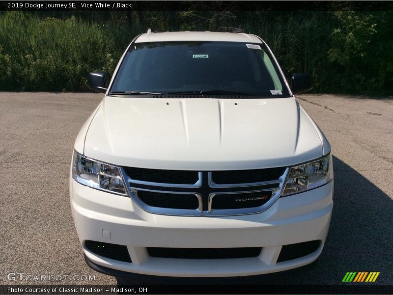 Vice White / Black 2019 Dodge Journey SE