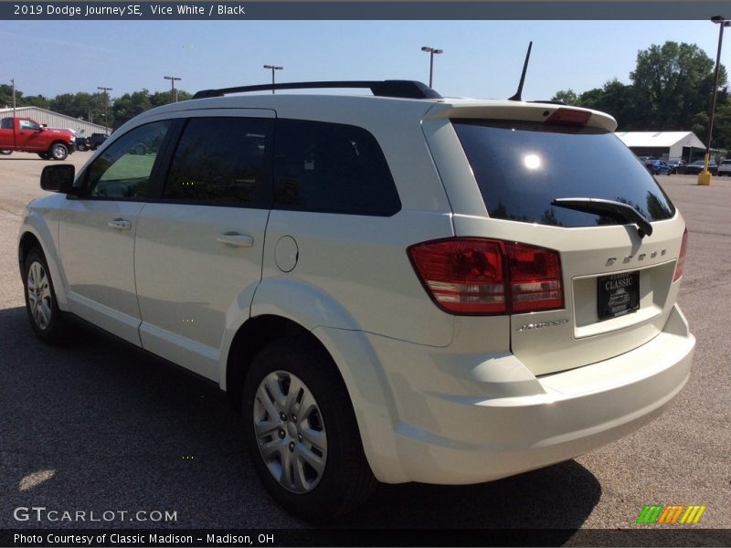 Vice White / Black 2019 Dodge Journey SE