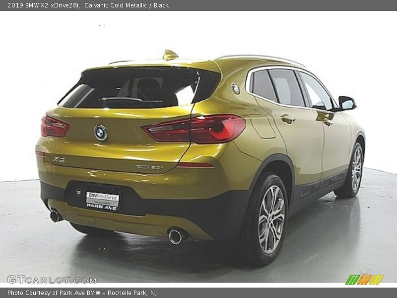 Galvanic Gold Metallic / Black 2019 BMW X2 xDrive28i