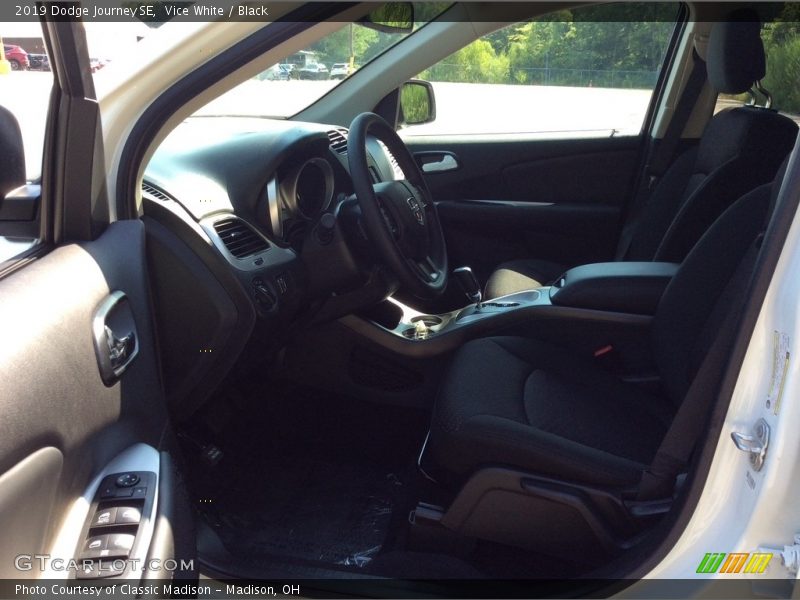 Vice White / Black 2019 Dodge Journey SE