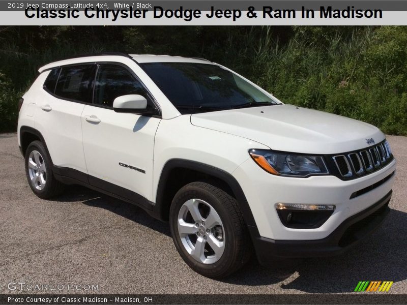 White / Black 2019 Jeep Compass Latitude 4x4