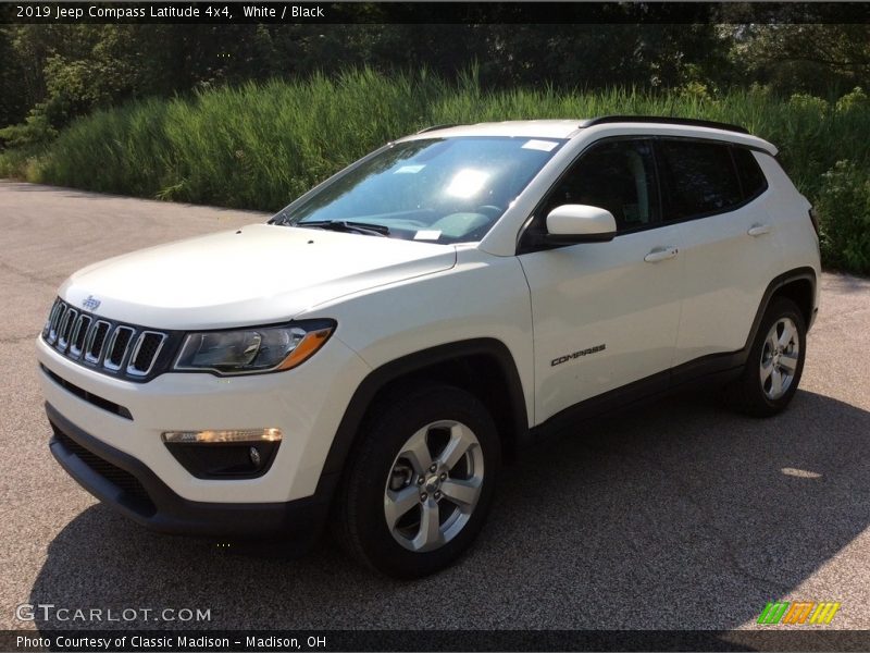 White / Black 2019 Jeep Compass Latitude 4x4