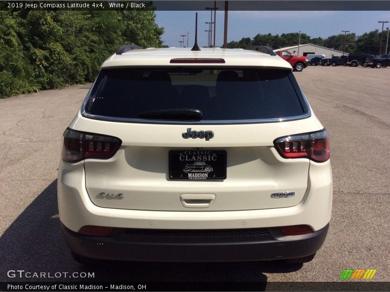 White / Black 2019 Jeep Compass Latitude 4x4