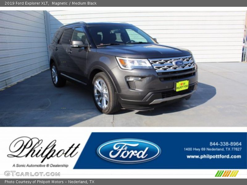 Magnetic / Medium Black 2019 Ford Explorer XLT