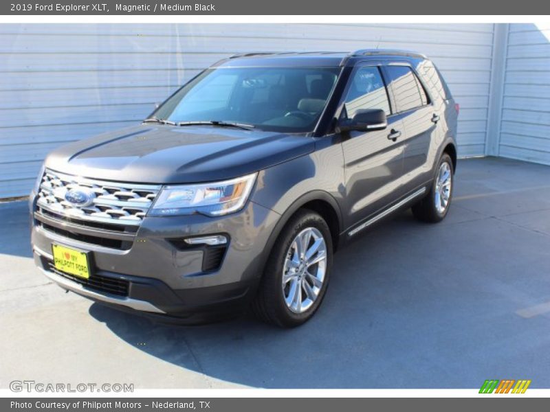 Magnetic / Medium Black 2019 Ford Explorer XLT