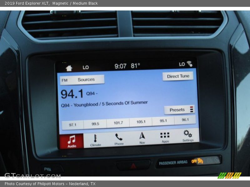 Magnetic / Medium Black 2019 Ford Explorer XLT