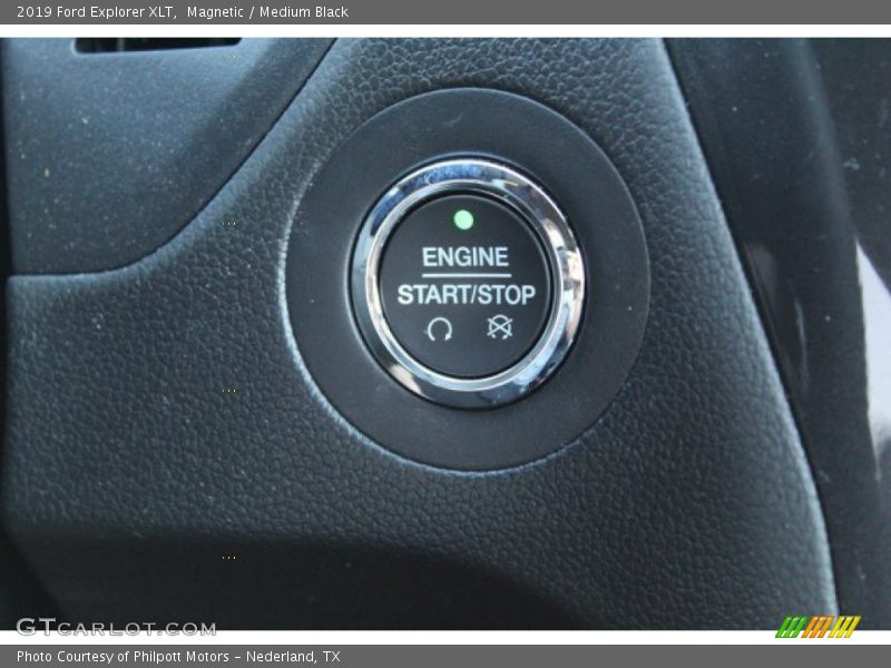 Magnetic / Medium Black 2019 Ford Explorer XLT