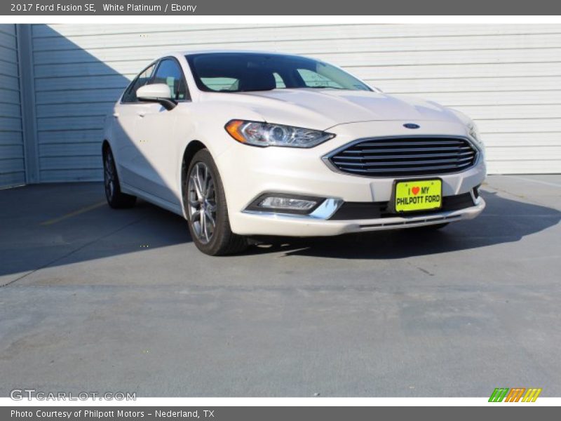 White Platinum / Ebony 2017 Ford Fusion SE