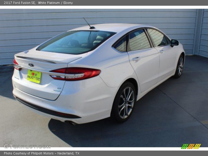 White Platinum / Ebony 2017 Ford Fusion SE