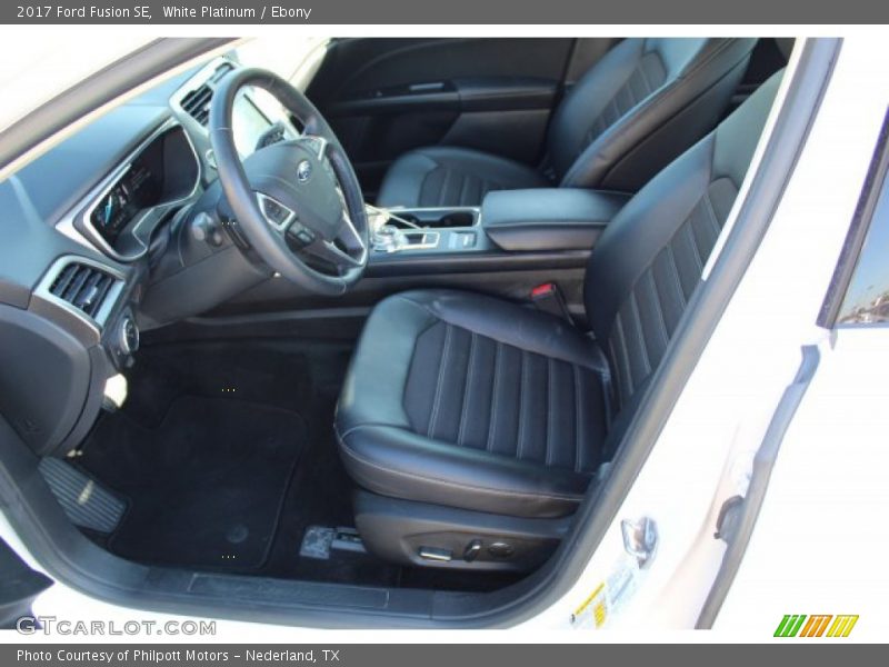 White Platinum / Ebony 2017 Ford Fusion SE
