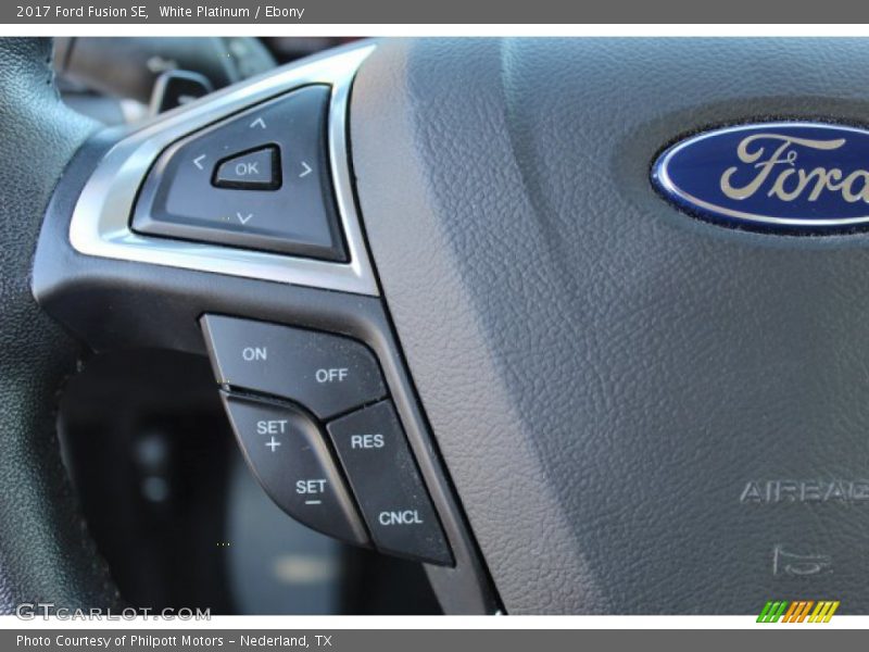 White Platinum / Ebony 2017 Ford Fusion SE