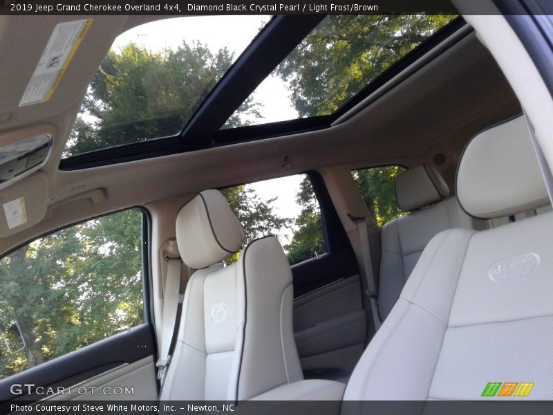 Diamond Black Crystal Pearl / Light Frost/Brown 2019 Jeep Grand Cherokee Overland 4x4